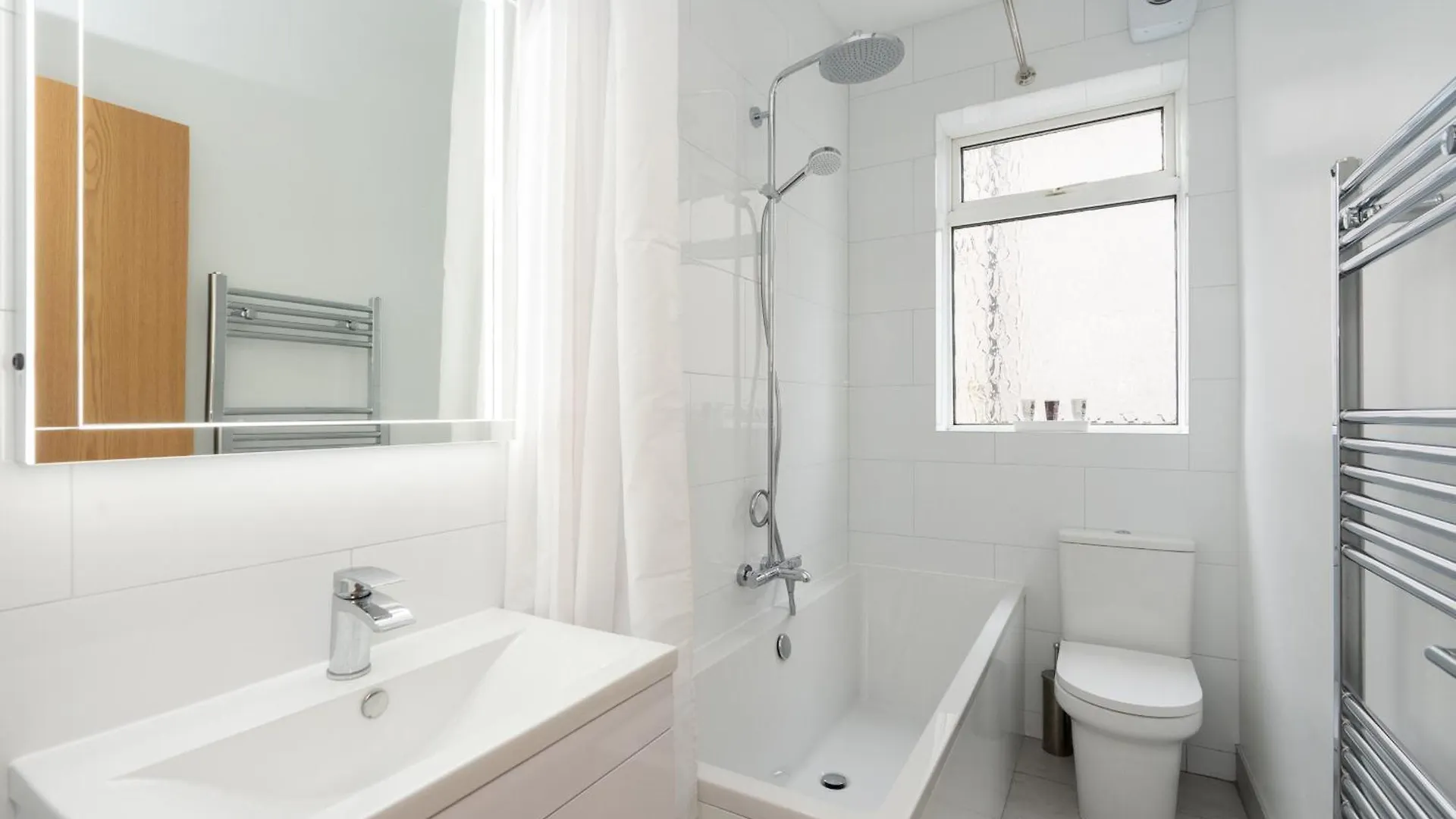 Apartment Beautiful 2 Bedroom Flat On Street Lane Leeds  United Kingdom
