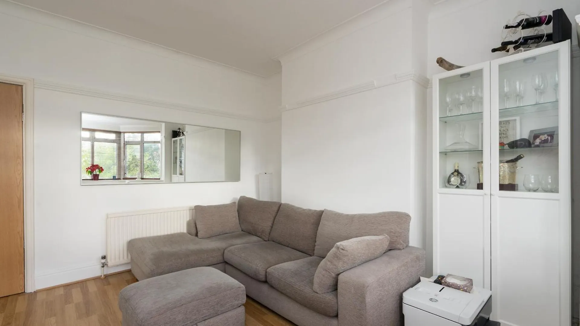 Beautiful 2 Bedroom Flat On Street Lane Leeds  Apartment Leeds (West Yorkshire)