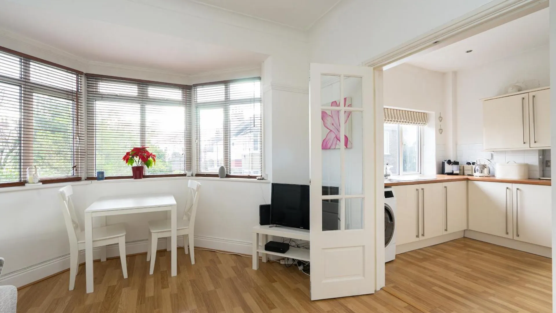 Beautiful 2 Bedroom Flat On Street Lane Leeds  0*, Leeds (West Yorkshire) United Kingdom